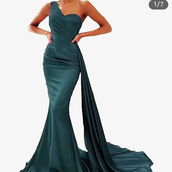 One shoulder Mermaid Dress - Picture 2 of 3
